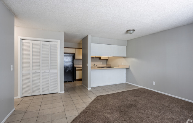 1 bed, 1 bath, 615 sqft, $925, Unit E205