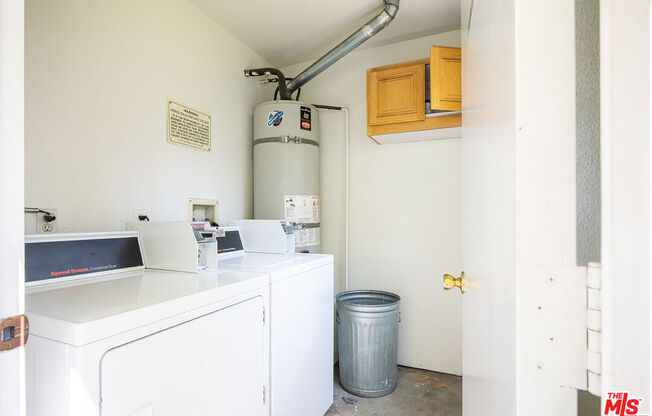 1189 W 36 ST