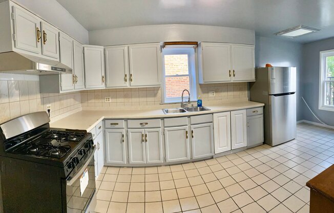2513 W PERSHING RD