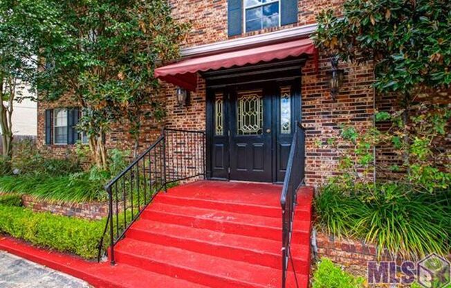 Stylish 2-Bed, 2-Bath Condo in Vibrant Mid-City Baton Rouge