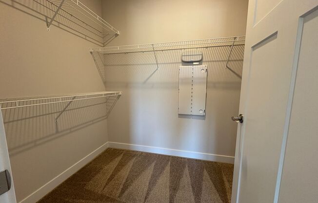 1 bed, 1 bath, 970 sqft, $1,745, Unit 5117-114