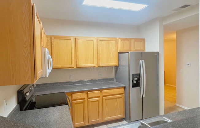 3 beds, 2 baths, 1,286 sqft, $1,695, Unit Apt 2120
