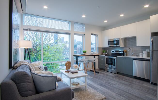 Modern 3BR/3BA Townhouse with Rooftop Views in Yesler Terrace