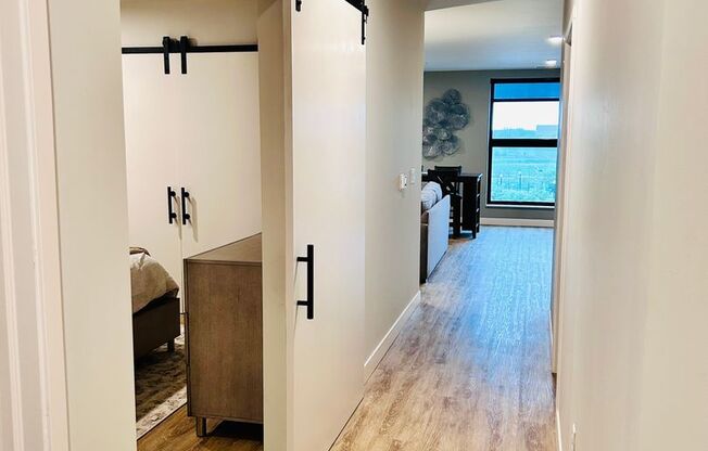 1 bed, 1 bath, 873 sqft, $1,600, Unit 507