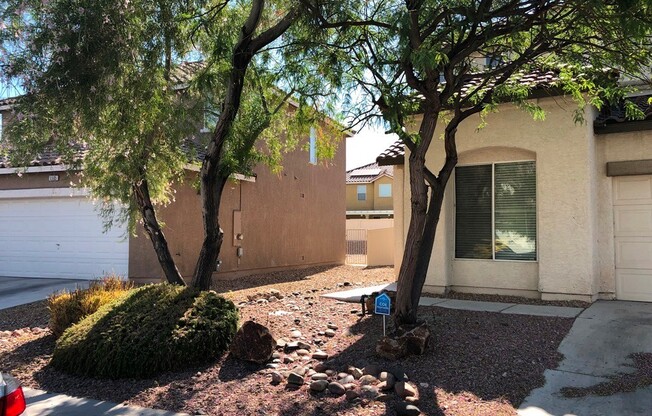 Beautiful 5 Bed/3 Bath Home!