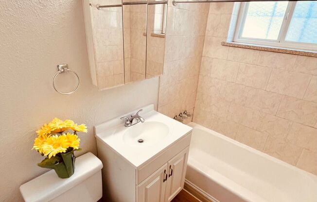 1 bed, 1 bath, 649 sqft, $1,150, Unit 15