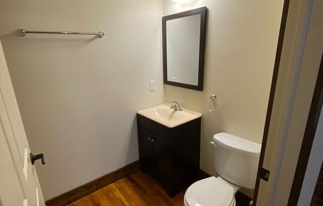 2 beds, 1.5 baths, 1,092 sqft, $1,525, Unit 700 Linden Ave Apt 219