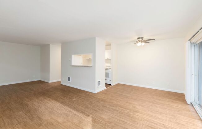 2 beds, 1 bath, 970 sqft, $2,395, Unit 009