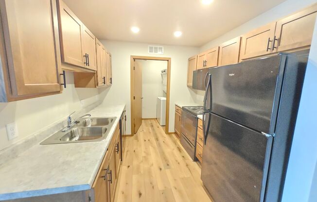 2 beds, 1 bath, 1,090 sqft, $1,230, Unit 3400 208