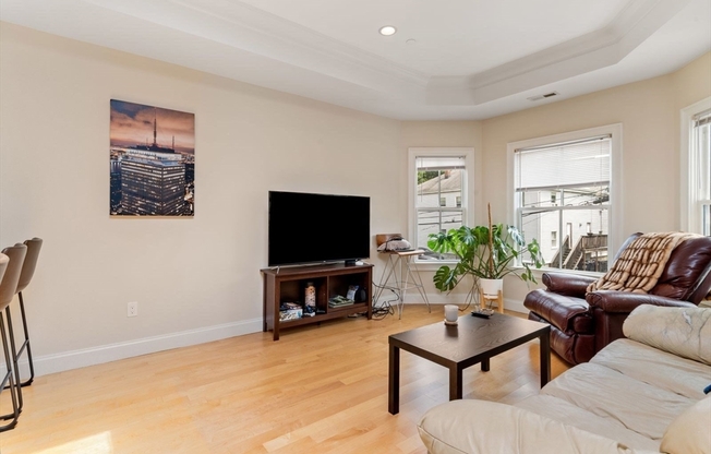 9 SHERIDAN ST