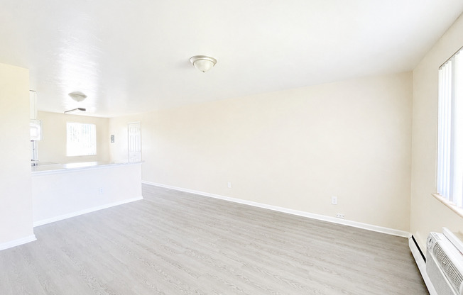2 beds, 1 bath, 832 sqft, $1,699, Unit 109