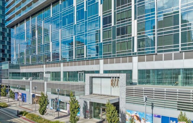 1 bed, 1 bath, 823 sqft, $3,700, Unit 4102