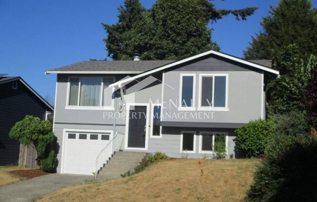 4 Bedroom, 1.75 Bathroom Home in North Tacoma
