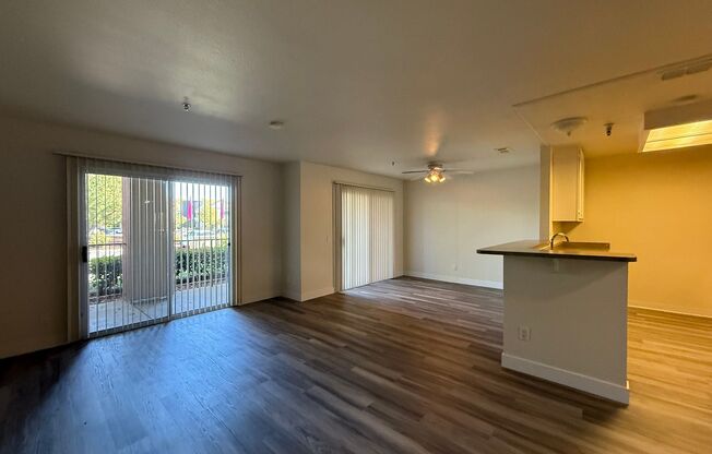 2 beds, 2 baths, 1,271 sqft, $2,100