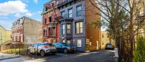 147 GRANT AVE