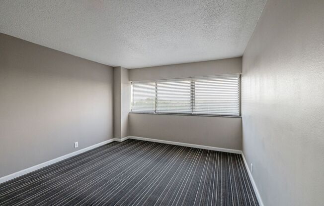 Studio, 1 bath, 305 sqft, $855, Unit 1211