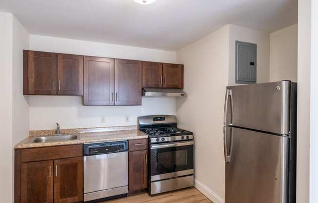 Quincy commons apartment kitchen