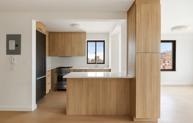175 W 12 ST