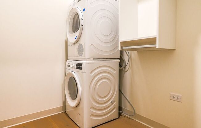 1 bed, 1 bath, 389 sqft, $2,415, Unit 326