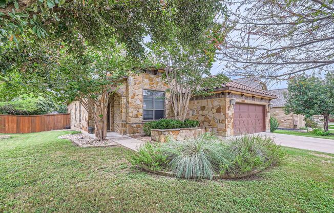 Tuscan-Style 3 Bed / 2 Bath Corner Lot Home Near Brushy Creek