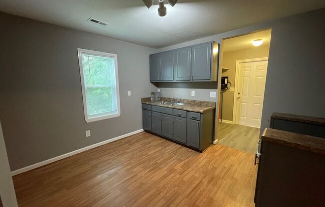 2 beds, 1 bath, $975