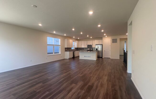 Great House In Fort Collins.  FALL LEASE SPECIAL! - $1000 off your 1st months rent!