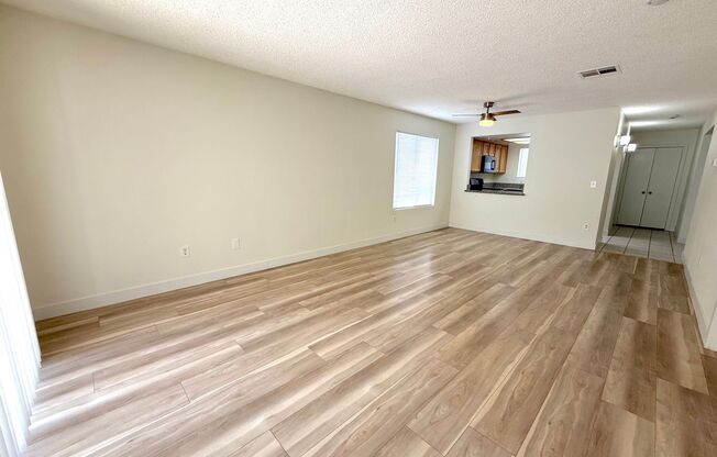2 beds, 2 baths, $1,400, Unit APARTMENT 1110