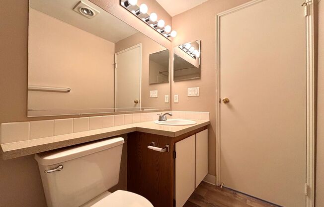 2 beds, 2 baths, 982 sqft, $1,675, Unit 533