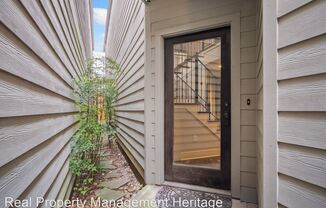 420 W Saulnier St