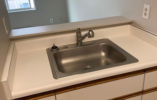 Studio, 1 bath, 441 sqft, $1,330, Unit 410