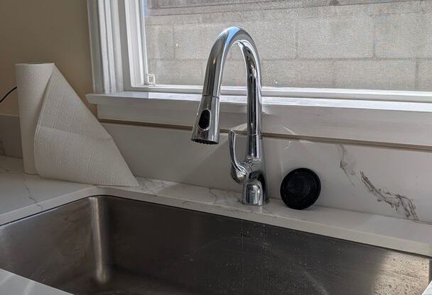 3 beds, 1 bath, $3,950, Unit 4090 W 135th St