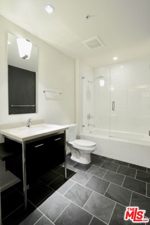 2 beds, 2 baths, 1,160 sqft, $3,700, Unit 912