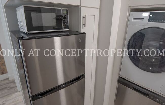 Studio, 1 bath, 208 sqft, $1,075, Unit 2G