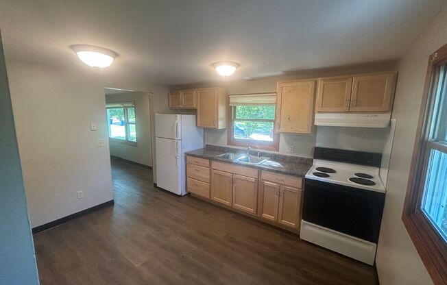 2 beds, 1 bath, 754 sqft, $995