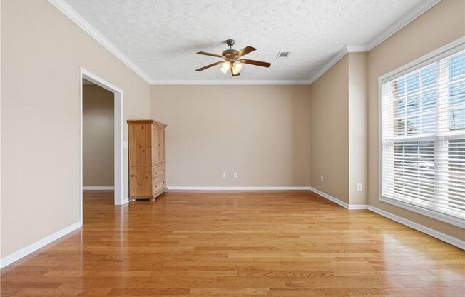 Brick Townhome in Meadowbrook!