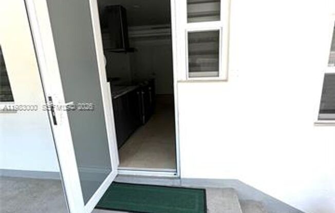 10190 Collins Ave appt 106 (A11983000)