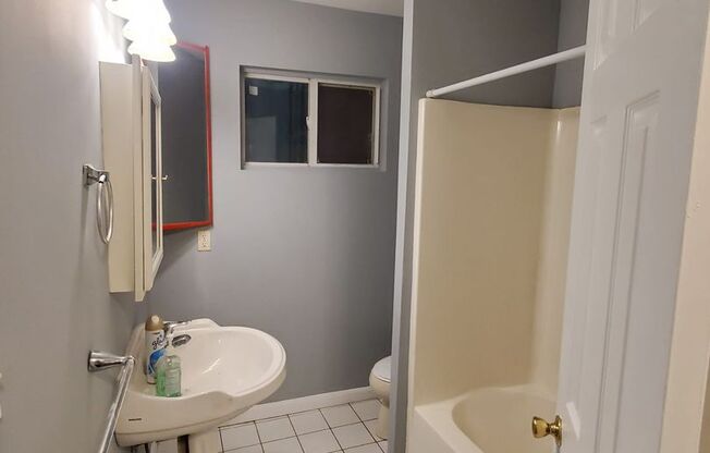 3 beds 1 bath