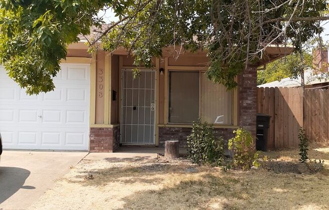 2 beds, 1 bath, $1,550