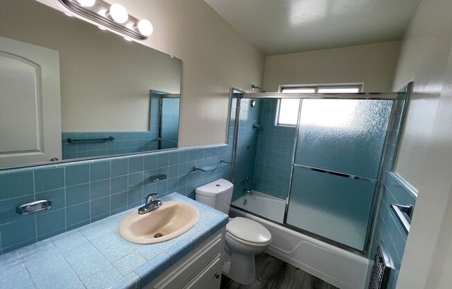 2 beds, 1 bath, 900 sqft, $2,195, Unit 301