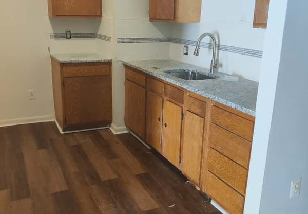 891 N 41 ST