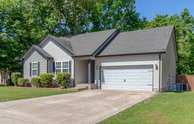 3 Bedroom 2 bath Pet Friendly Home For Rent!