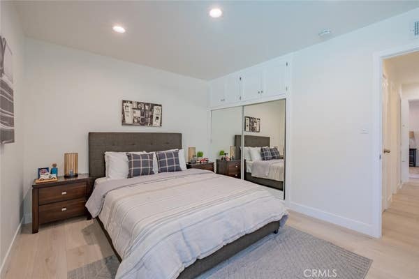 6535 COMANCHE AVE