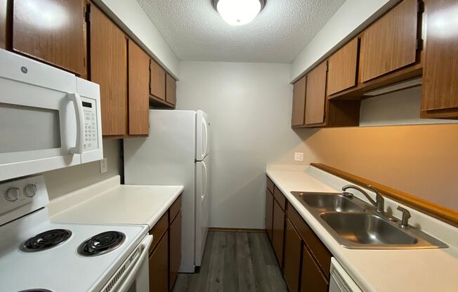 2 beds, 1 bath, 650 sqft, $850, Unit 207 NW 8th Street #B05