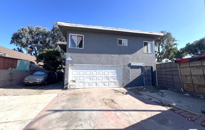 823 E 111 DR