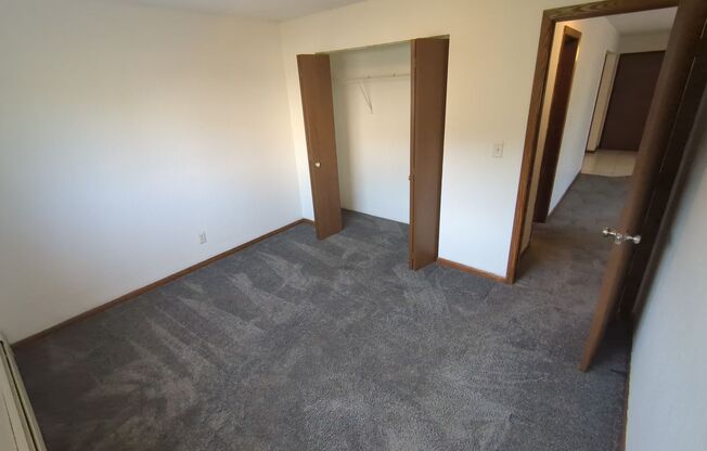 2 beds, 1 bath, 815 sqft, $975, Unit 1014-011