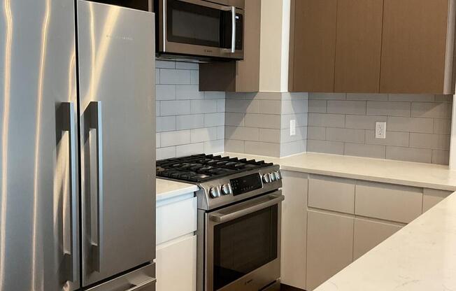 1 bed, 1 bath, 713 sqft, $4,200, Unit 6G