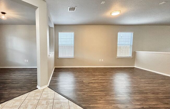 Spacious 3 beds, 2.5 baths in Bristol Forest!