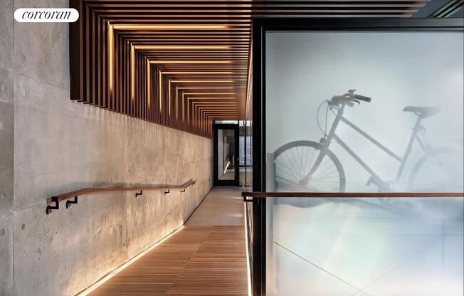 505 W 43 ST