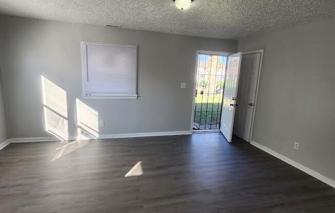 Two Bedroom Duplex Near 21st and Arlington Ave.