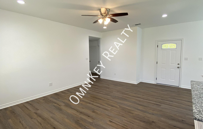 416 E ELM ST
